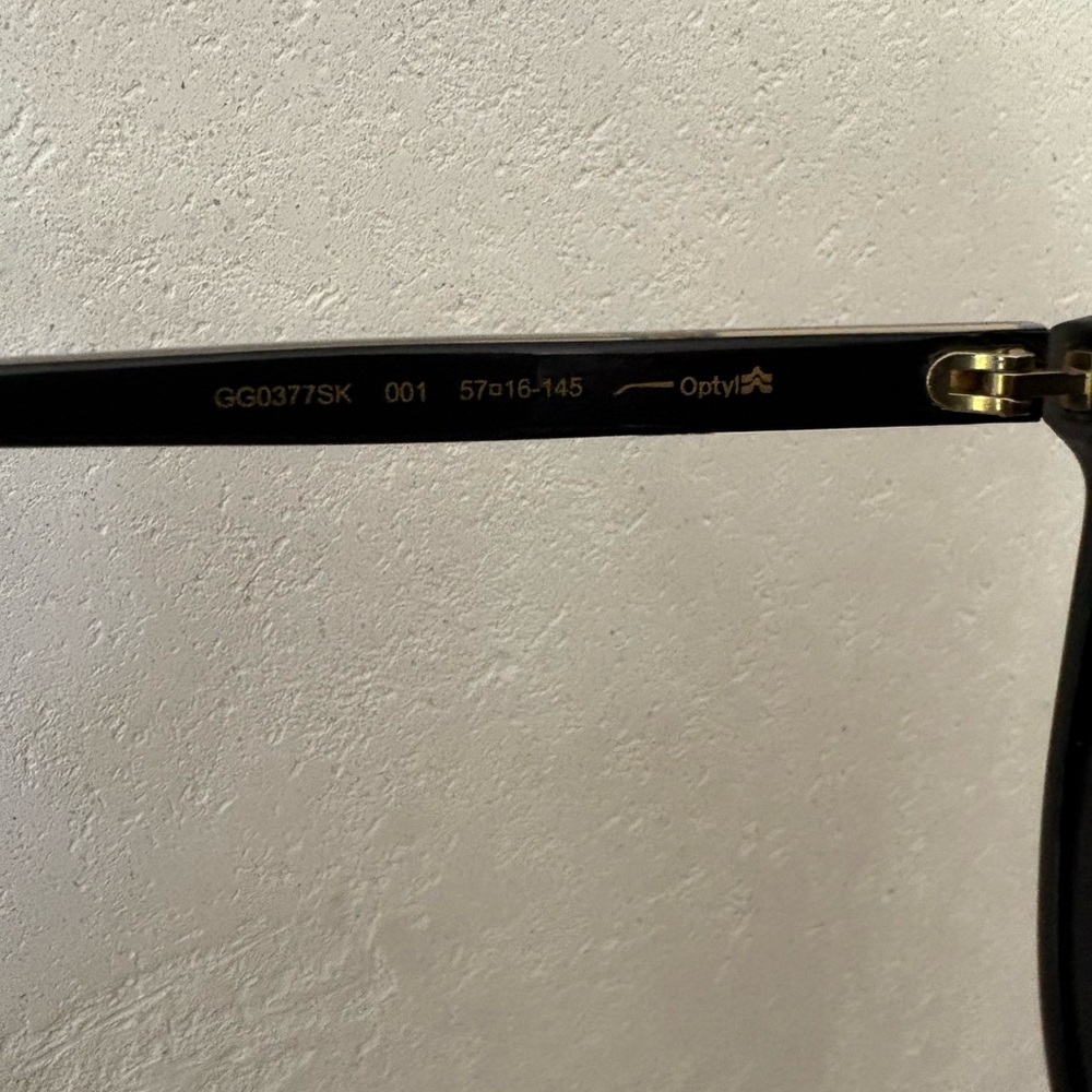 Gucci Black Cat Eye Sunglasses EUC - Picture 9 of 10